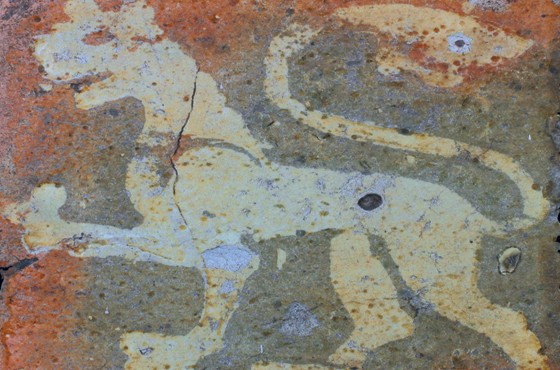 Le monde carré : les carreaux en céramiques de la collection de Benoît Fay, une exposition permanente au musée de la céramique Terra Rossa à Salernes